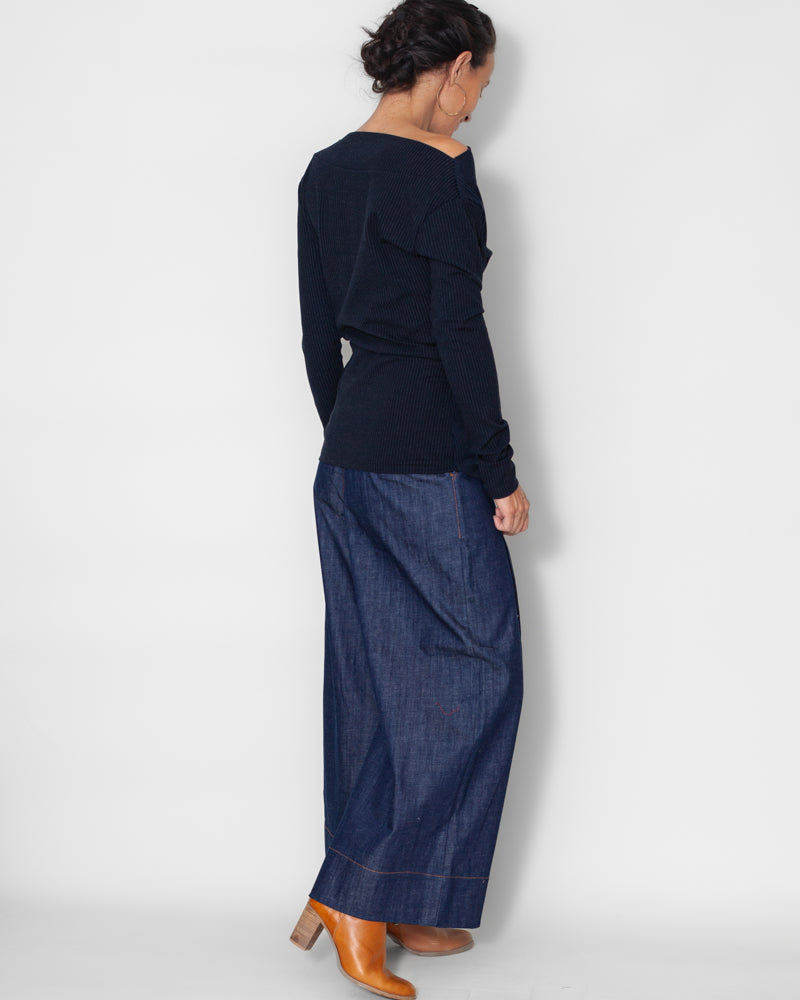 Sweat Emma rayé noir trois quart Dos manches longues coton bio GOTS, conçu et fabriqué en France par Atelier Tiket, vêtement éthique en matières naturelles.