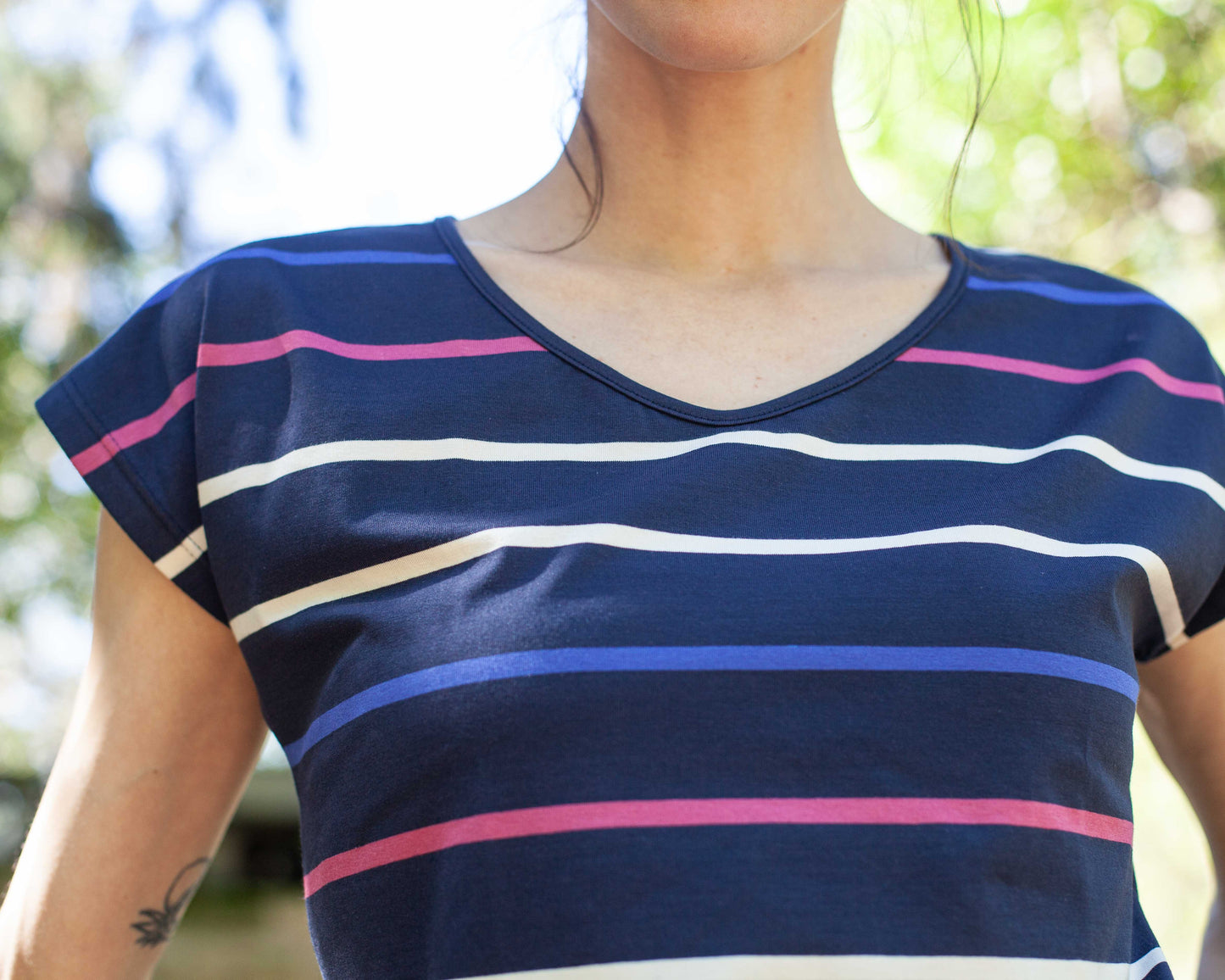 Tee-shirt VERO rayé couleurs Marine