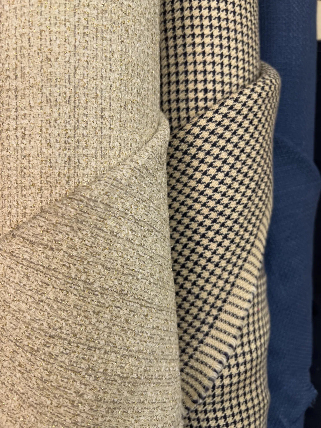 Pourquoi Utiliser des Tissus Upcyclés chez Atelier Tiket ?