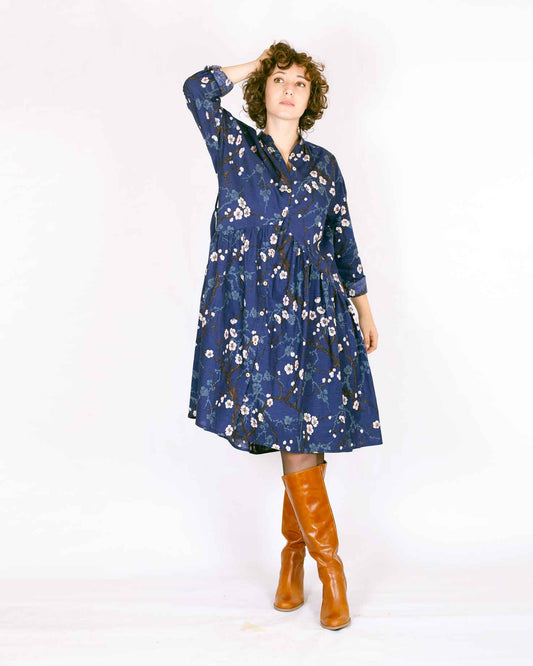 Robe Olga fleurs prunier marine